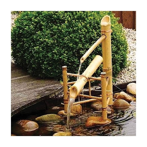 Bambukinis vandens fontanas